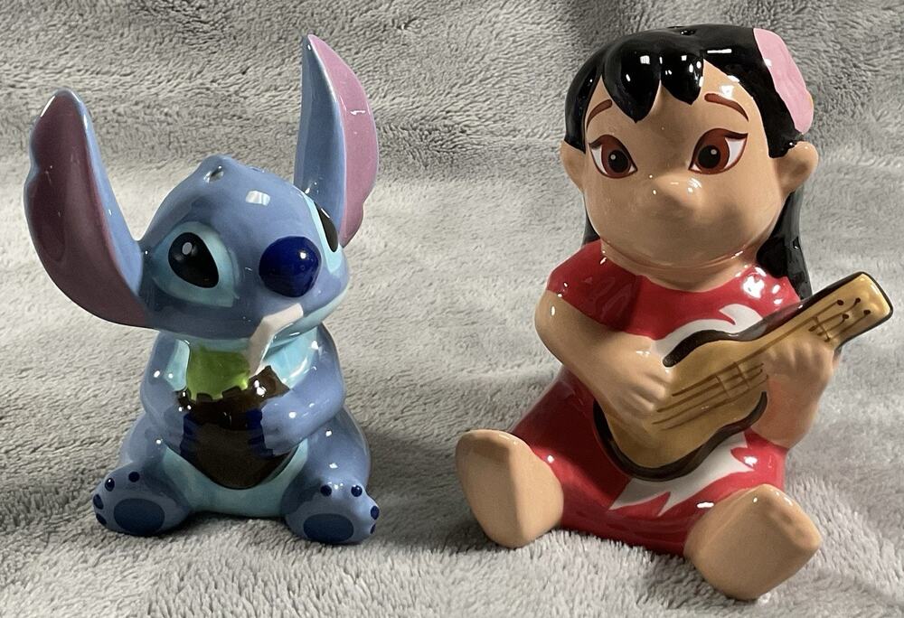 Disney Lilo & Stitch Ceramic Salt & Pepper Shaker Set New Without Box